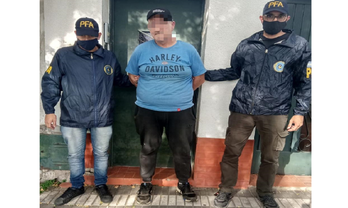 La Policía Federal Argentina detuvo a un hombre con pedido de captura por lesiones y amenazas